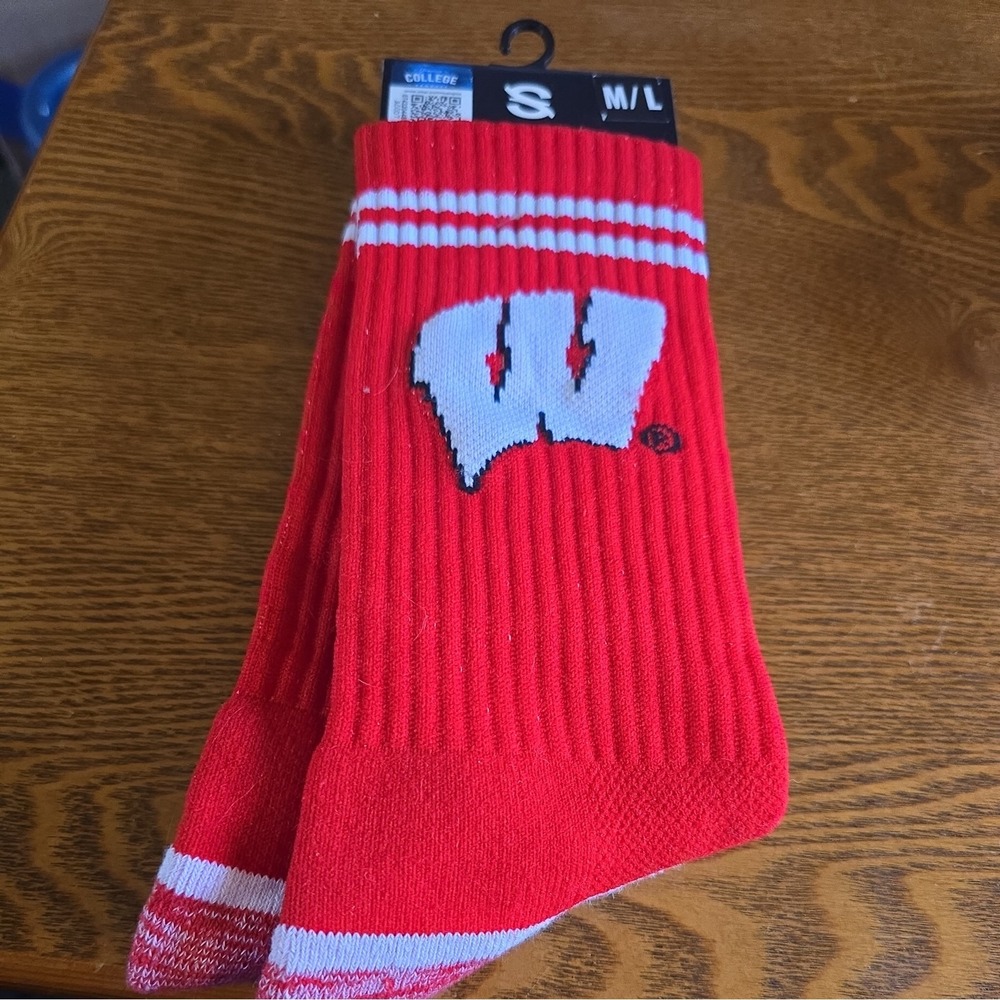 Wisconsin Badgers 1 Pair Sock Strideline NCAA College Crew Full Knit M/L